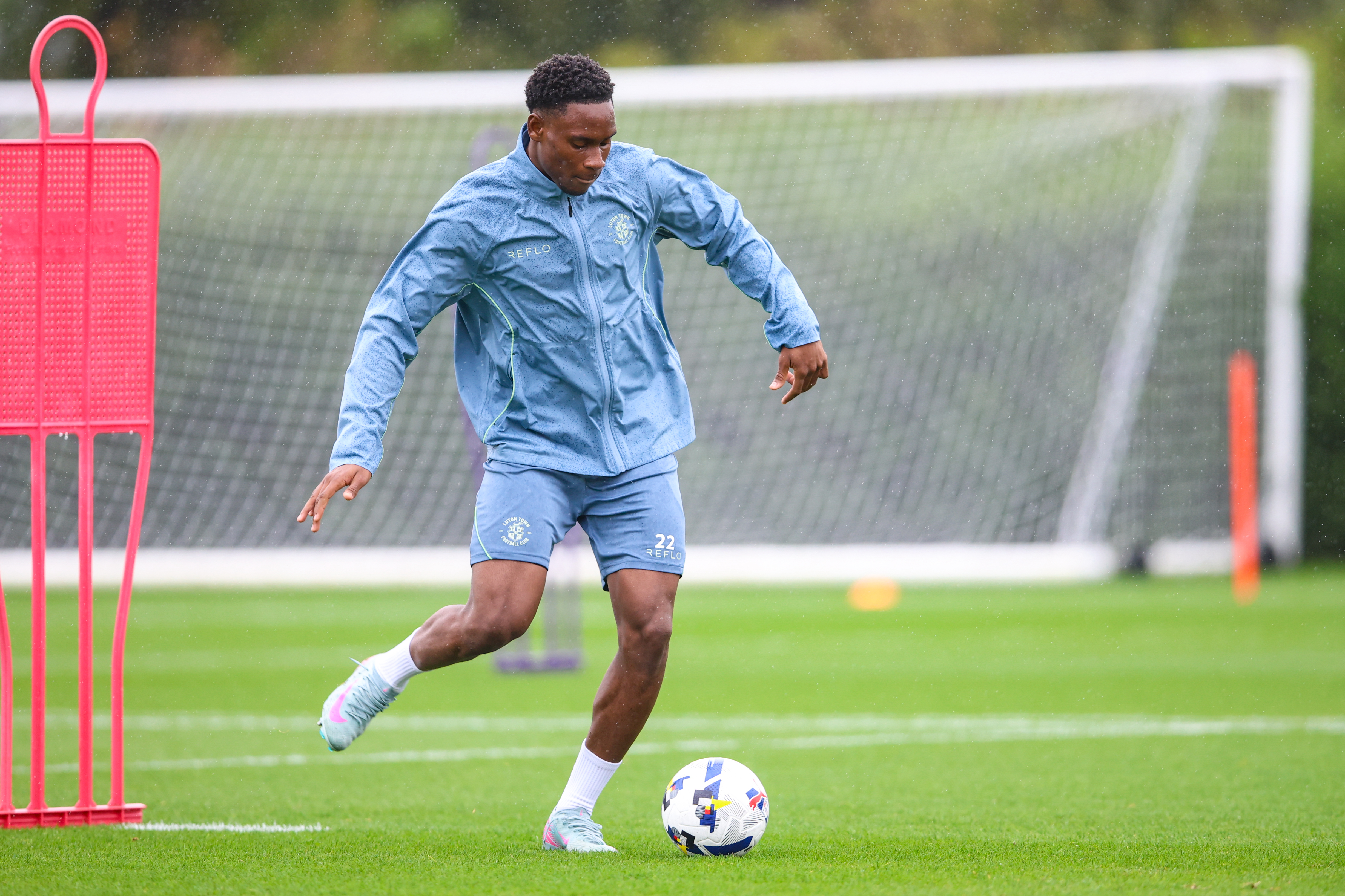 GD Luton Pre Stevenage Training 093 Image