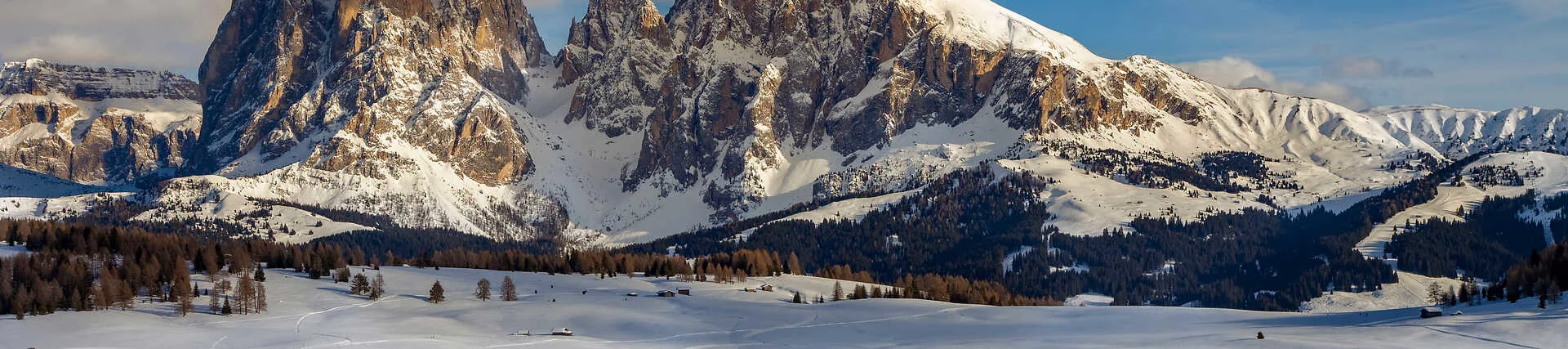 Winterpanorama Seiser Alm: Langkofel & Plattkofel in den Dolomiten