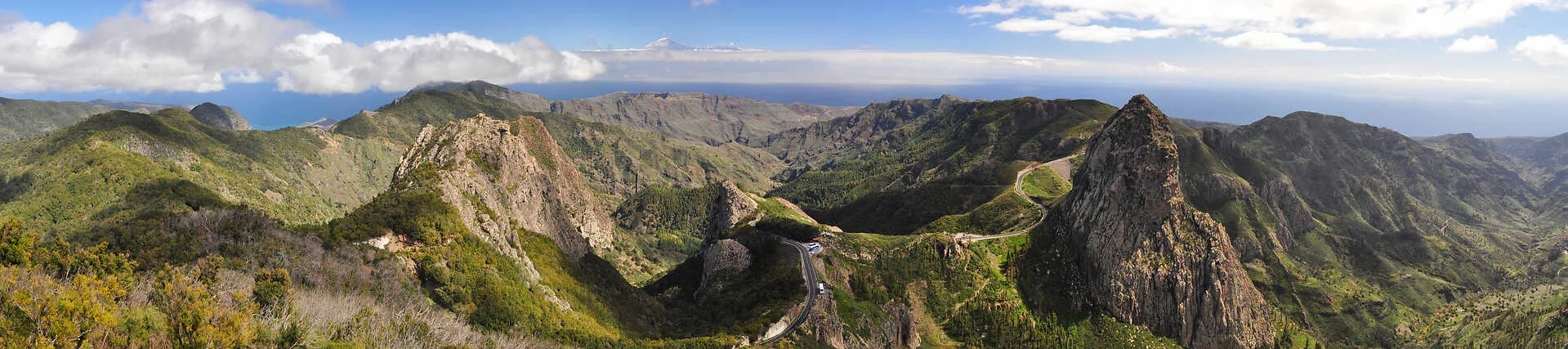 La-Gomera_Panorama-Mountains_210466308
