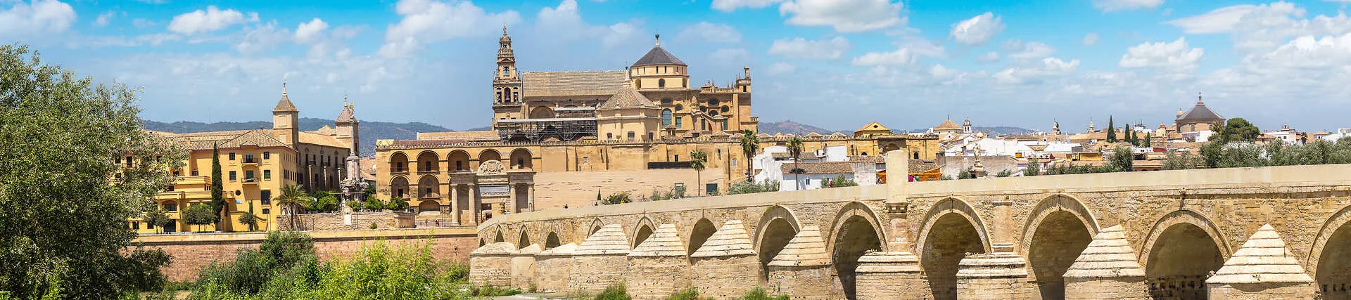 Römische Brücke und Moschee-Kathedrale Córdoba: Historisches UNESCO Weltkulturerbe in Andalusien, Spanien