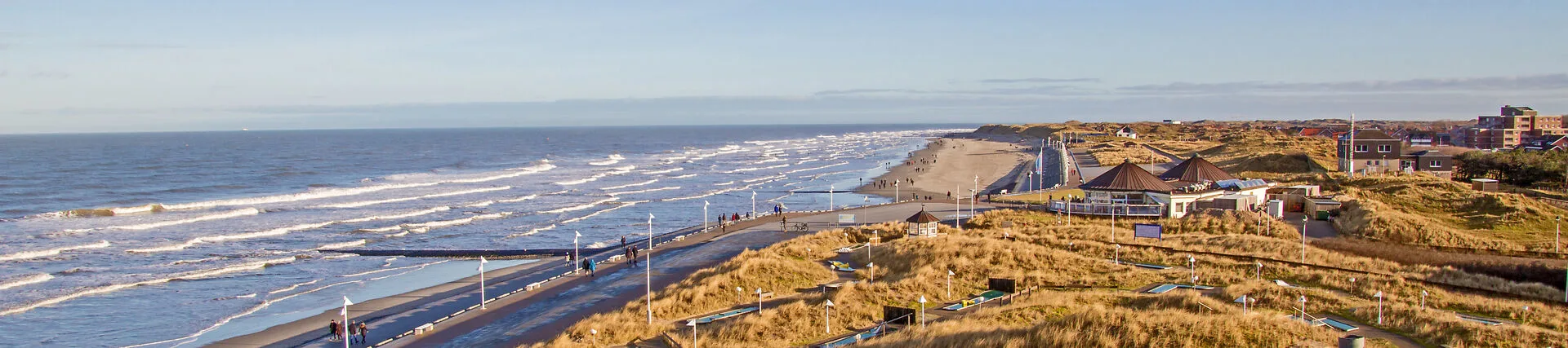 Dünenlandschaft und das Meer auf Norderney