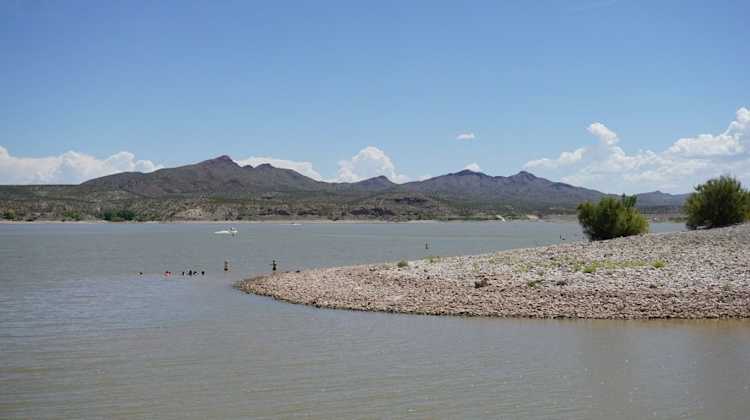 swimming and boating at Caballo Lake in New Mexico, a great swimming getaway for military families