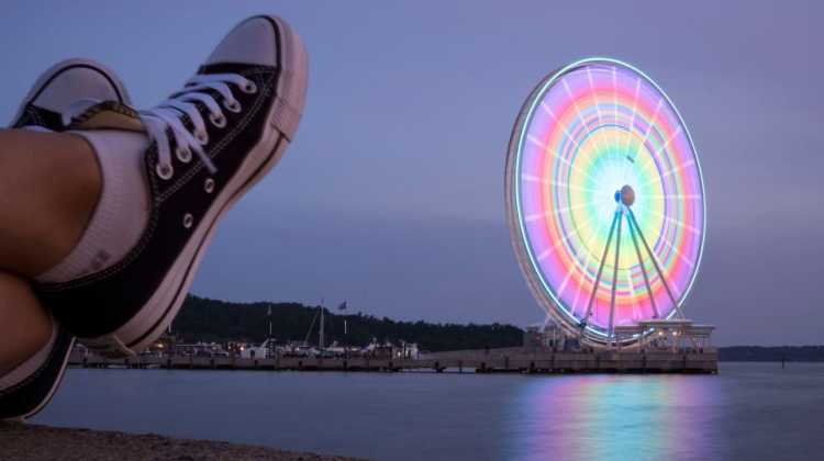 Date Night ideas in Northern Virginia includes a casual date at the National Harbor Ferris wheel.