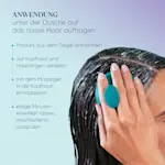 Anwendung einer Haarmaske mit Kopfhaut-Massager unter der Dusche