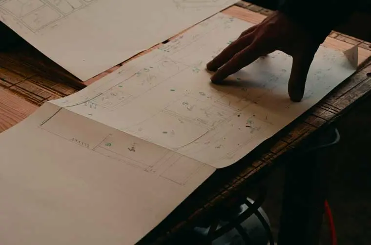 Gros plan sur le dessin d'un plan immobilier en projet