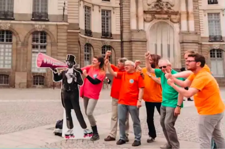 Au lendemain des annonces du chef de l’Etat pour les quartiers Politique de la Ville et à la veille des débats parlementaires autour des réformes de la formation professionnelle et de l’assurance chômage et, le Mégaphone va sillonner les routes de France pour faire entendre ses messages en faveur de l’accès à la création d’entreprise auprès des acteurs socio-économiques et des décideurs régionaux. Parallèlement à cet appel, les équipes et les partenaires de l’Adie se mobilisent sur le terrain pour rendre l’entrepreneuriat accessible à tous, via une large palette d’actions de proximité.