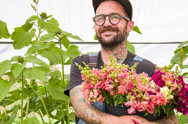Photo d'un entrepreneur éco-responsable, financé et accompagné par l'Adie en Occitanie