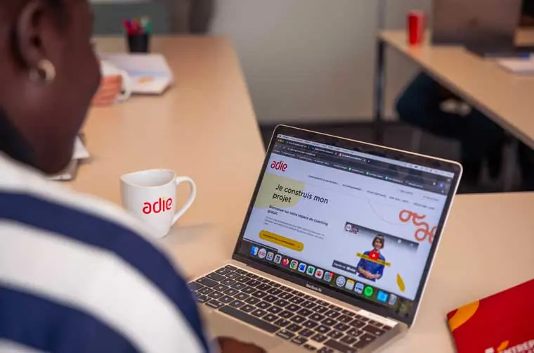 Conseillère Adie consultant le site adie.org