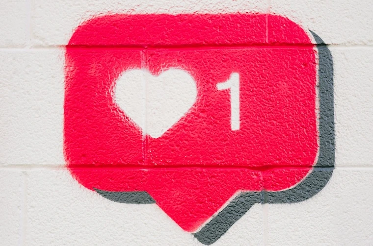 Tag d'une notification d'un like sur un post Instagram