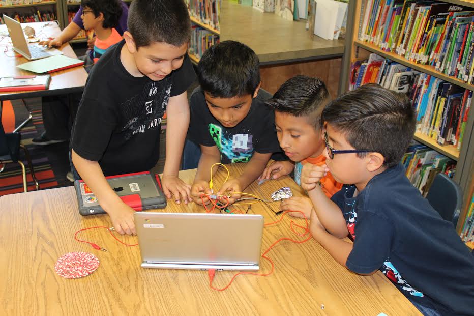Tech teams have the added potential to bring shy students out of their shells. (Laura Busch)