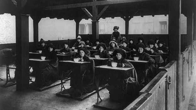 An open-air class in South Boston, Mass., between 1900 and 1920. ( Library of Congress )