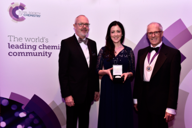 Suzanne Fergus receiving the Royal Society of Chemistry (RSC) Higher Education Teaching Award in 2016. Full sized image here.