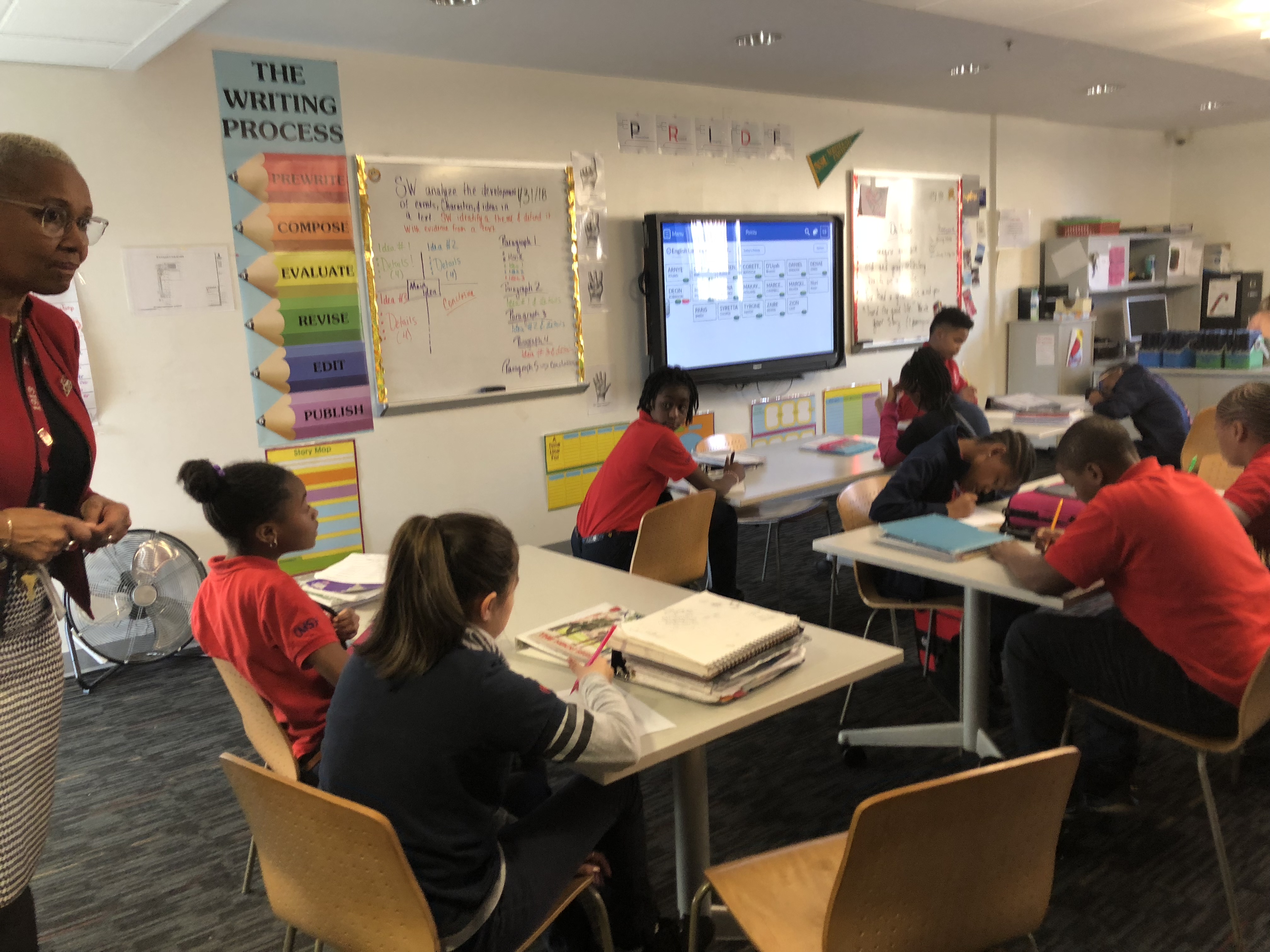 Kathryn Procope observing sixth-grade students at Howard. Photo Credit: Jenny Abamu