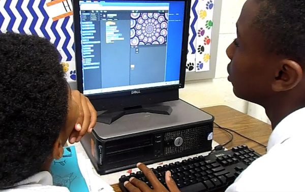Middle school students use the Afrofuturism CSDT; Image: Nettrice Gaskins