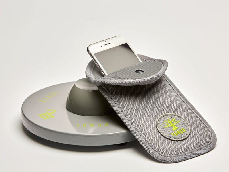 Yondr pouch and unlocking device (Source: Yondr)