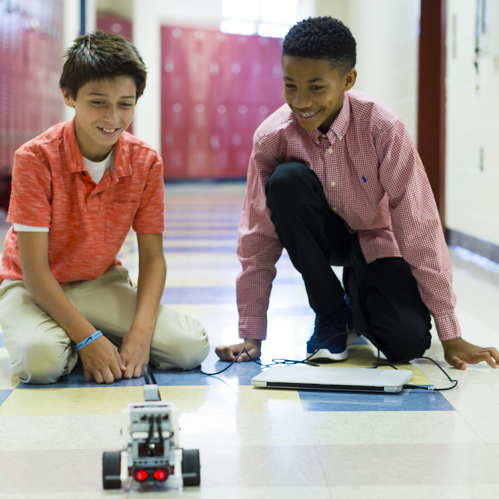 St. Andrew's students building robots; Image credit: St. Andrew's
