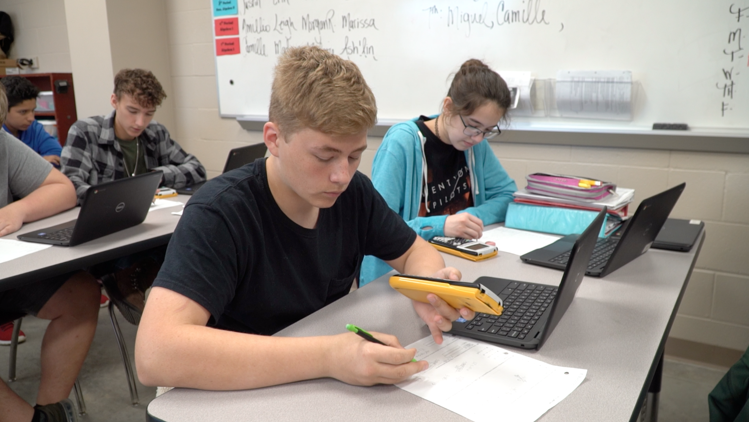 Algebra students at Benton Jr. High solve problems and submit answers digitally. (Credit: Edulastic)