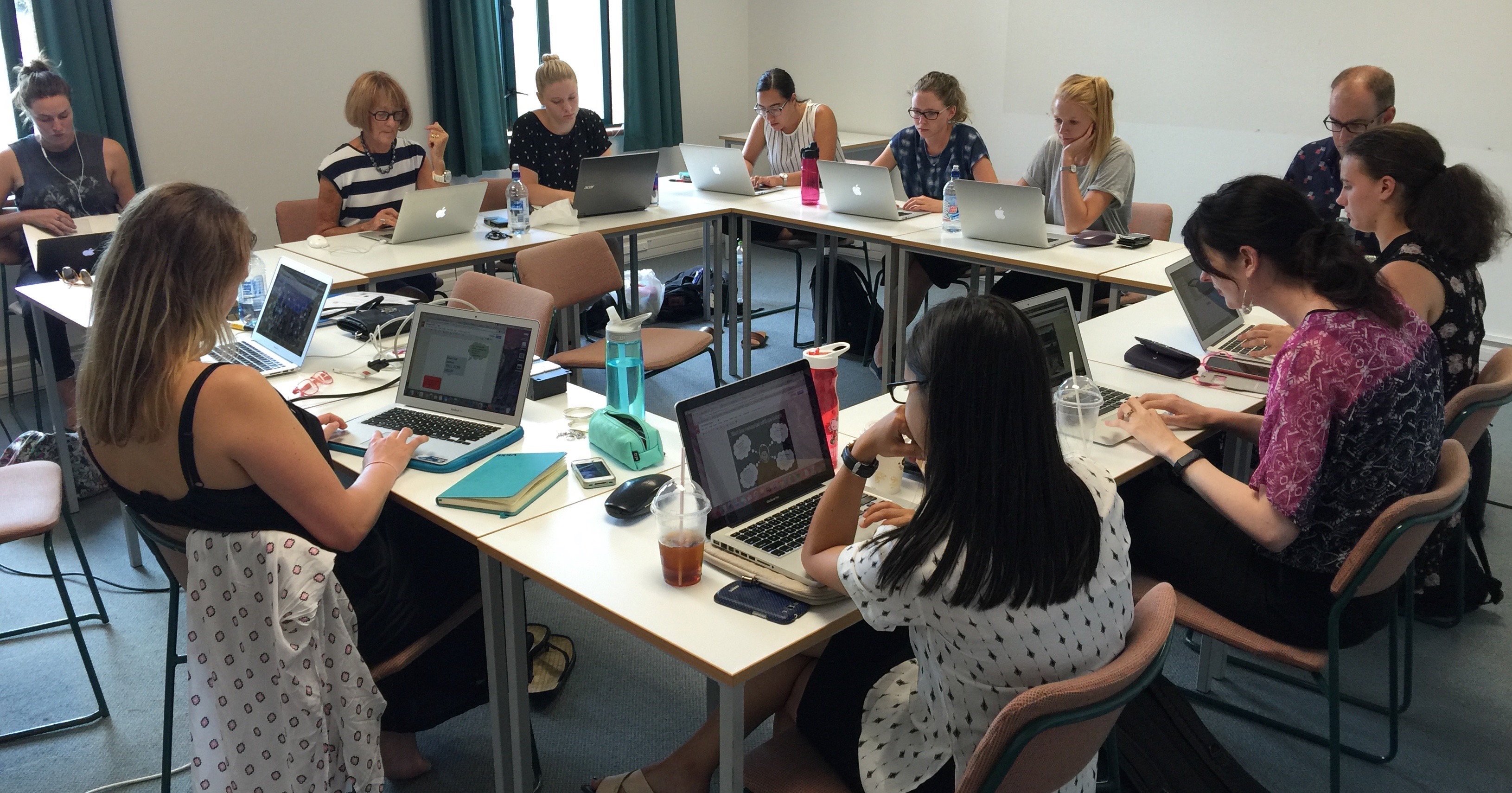 Manaiakalani Digital Teaching Academy teachers meet for their training day.