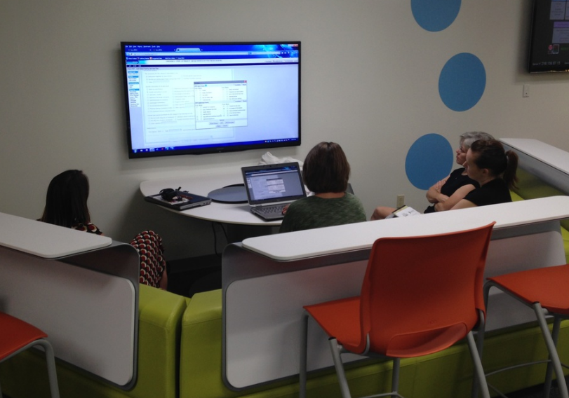 Each learning has a mounted classroom display screen. (Room 21C)
