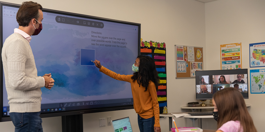 The Samsung Interactive Display provides engaging, exciting learning experiences for students—from anywhere.
