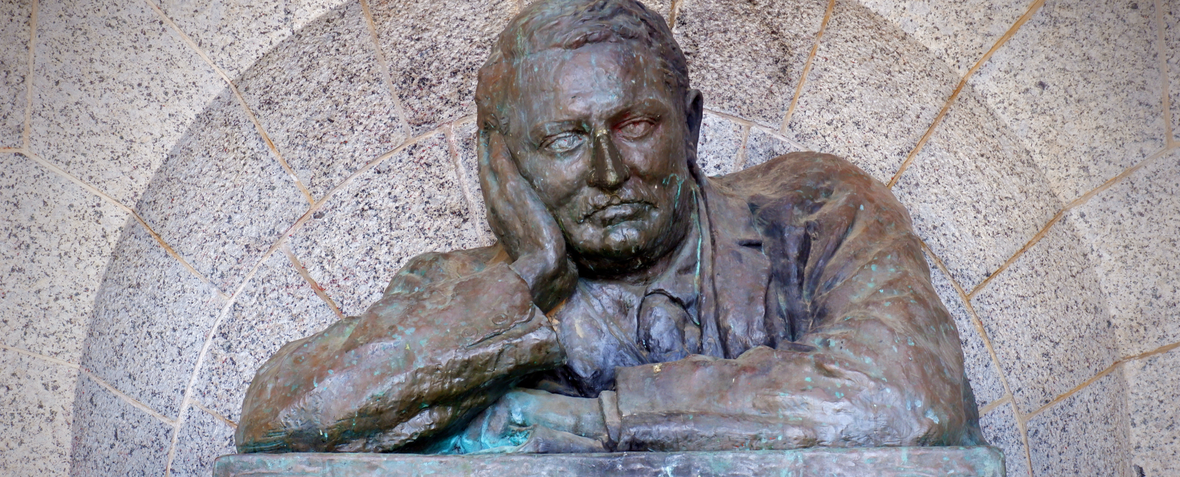 Cecil_Rhodes_statue-1646192286.jpg