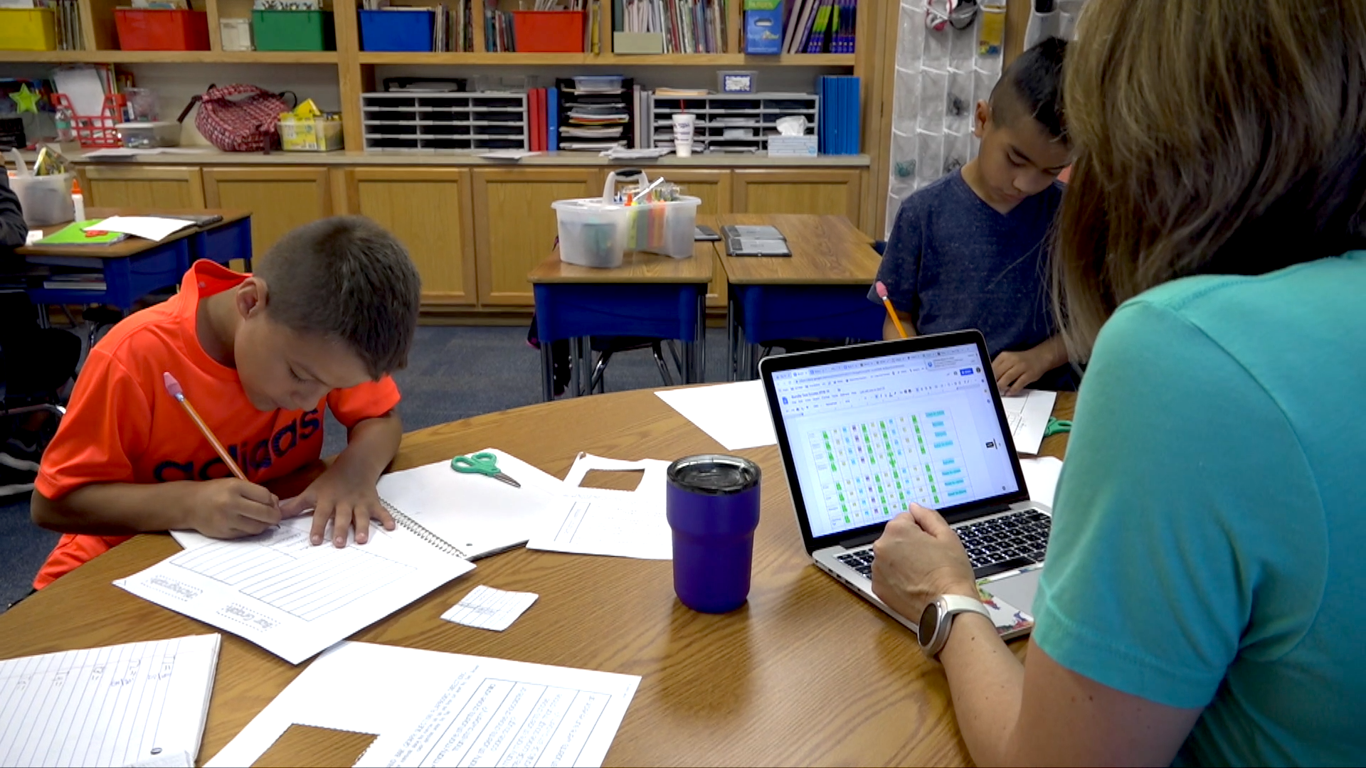 Ginger Jones, teacher at Stephenville ISD, working with students. (Source: Digital Promise)
