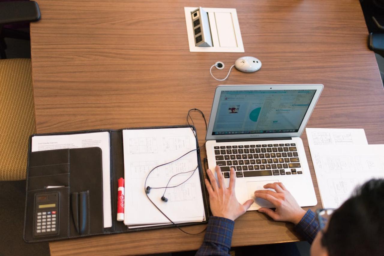 What Exactly is Digital Hoarding