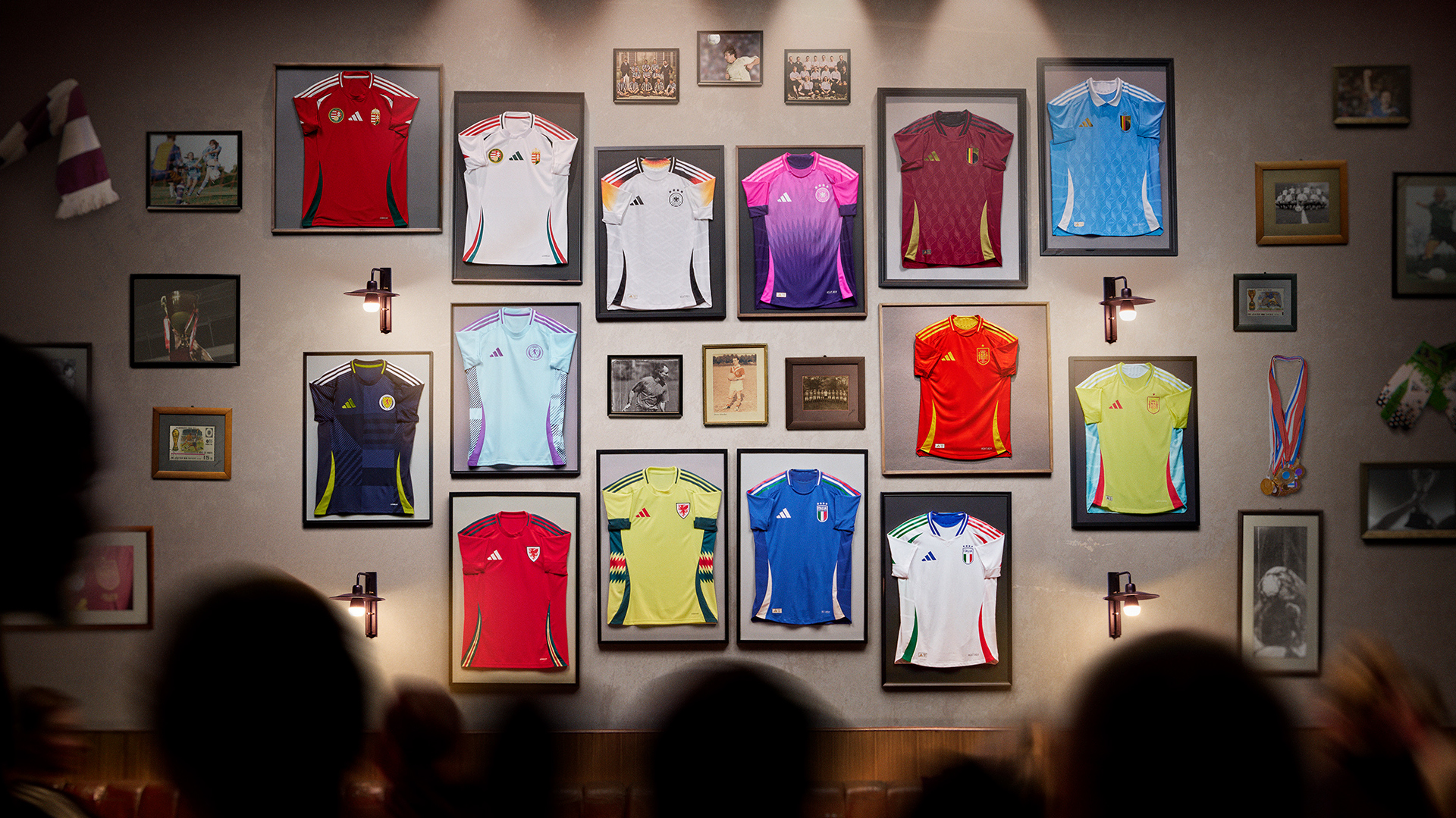 Brasilien-Jacke zur FIFA Fussball-Weltmeisterschaft 2022™ (gelb) – Männer -  Official FIFA Store
