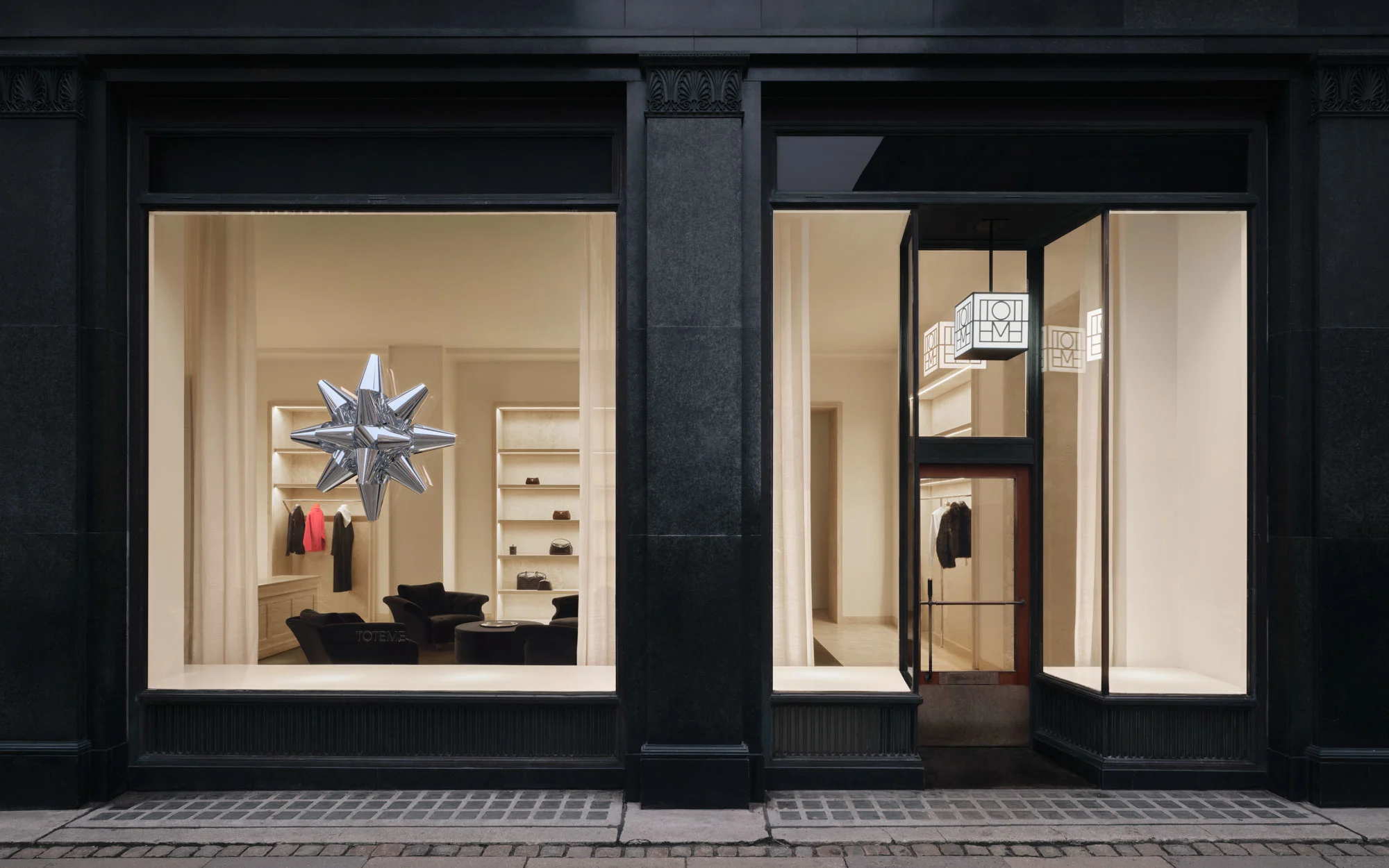 TOTEME, Holiday Bow