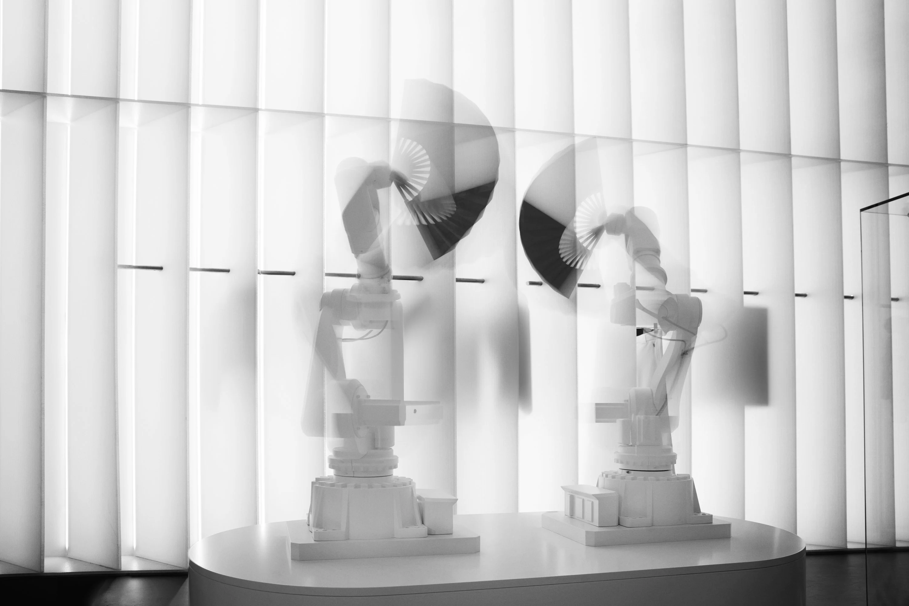 J.Lindeberg, dancing robots