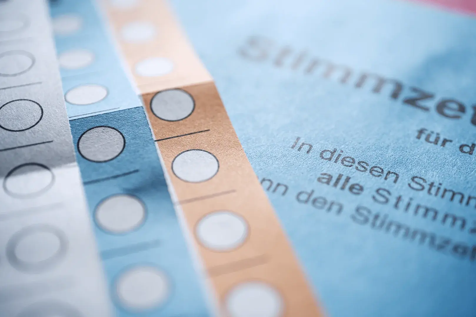 Foto: Stimmzettel für die Wahlen