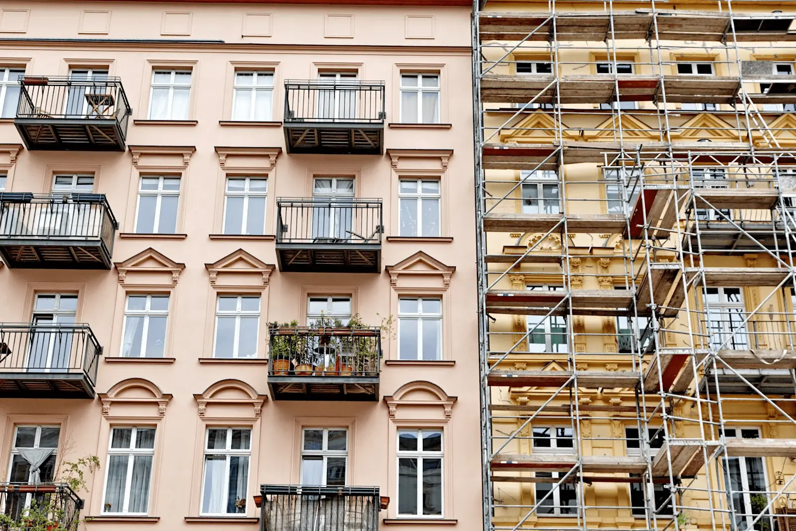 Foto: Mehrfamilienhaus wird saniert