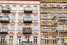 Foto: Mehrfamilienhaus wird saniert