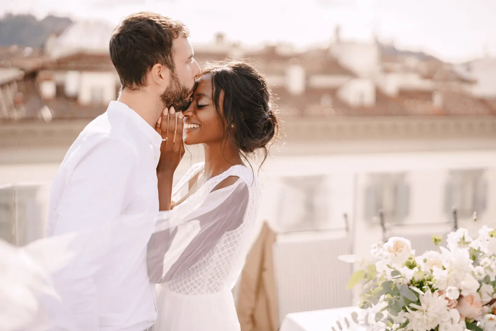 Foto: Ein Paar heiratet im Ausland