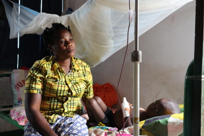 Victorine and Christel at Bocaranga Hospital. ©OCHA/V. Edgar Ngarbaroum, Ouham-Pendé Prefecture, Central African Republic, 2022 