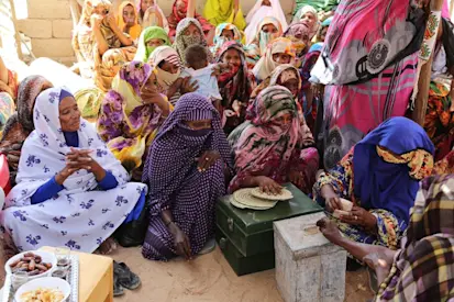 نساء من كسلا يساهمن في صندوق المجتمعات المحلية (صندوق الأمم المتحدة للسكان السودان سفيان عبد المعطي)