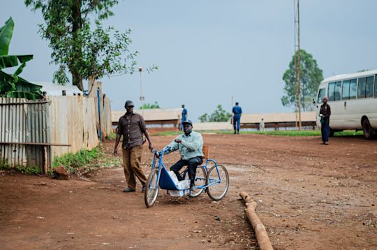 MUYINGA, BUJUMBURA Un réfugié avec un handicap rencontré sur le site des réfugiés congolais de Kinama en province Muyinga. Photo: ©OCHA/L. Wolfe
