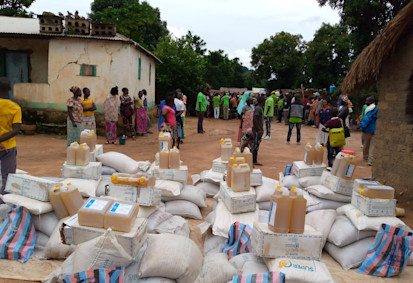 Food distribution for displaced people in Bocaranga. ©Bocaranga, Ouham Pendé Prefecture, CAR, 2020.