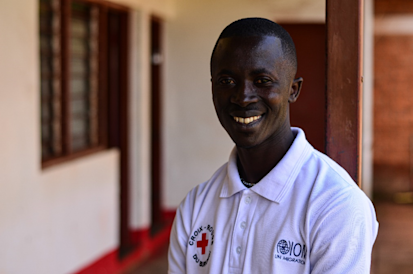 Fiacre Manariyo, 33 ans, n’umwe mubakurikiranira hafi DTM y’ishirahamwe ritabara imbabre Croix rouge burundi mu ntara ya Ngozi Photo : Lauriane Wolfe/OCHA 2020