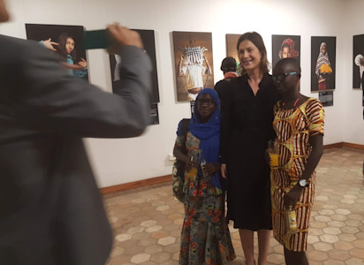 Jutta Hinkkanen, arongoye ishirahamwe mpuzamakungu OCHA, yatanguje iyerekanwa ry’amasanamu ryitiriwe « umusi umwe nzobandi ".