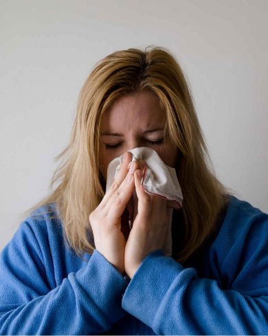 sneezing-allergies-control-allergies-390x488