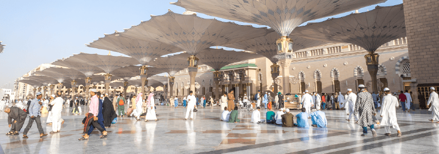 people in madinah during october umrah