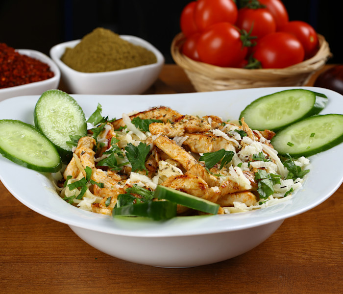 Ensalada de Pollo Mediterráneo