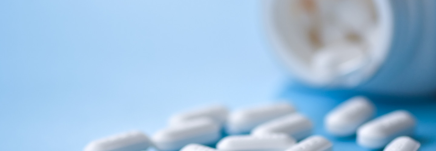 El acetaminofeno o paracetamol ha sido el fármaco de elección para el tratamiento de la fiebre y el dolor durante el embarazo por décadas. Ahora, autoridades en Estados Unidos lo cuestionan.