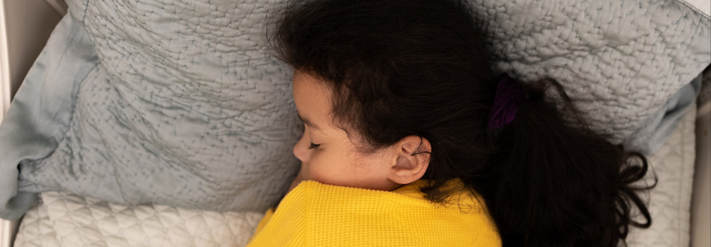 Los adultos utilizan este popular suplemento para poder dormir. Desde hace un tiempo ha entrado en el mercado infantil, con aparentes beneficios pero también dudas.