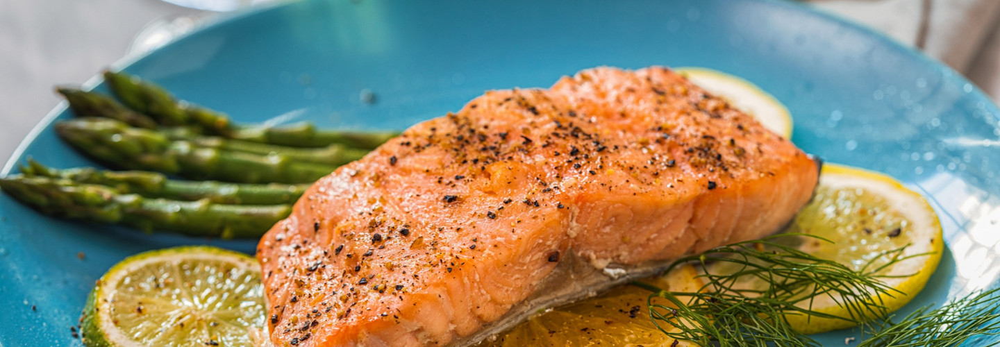 Cómo aprovechar un buen salmón para comer sano y rico