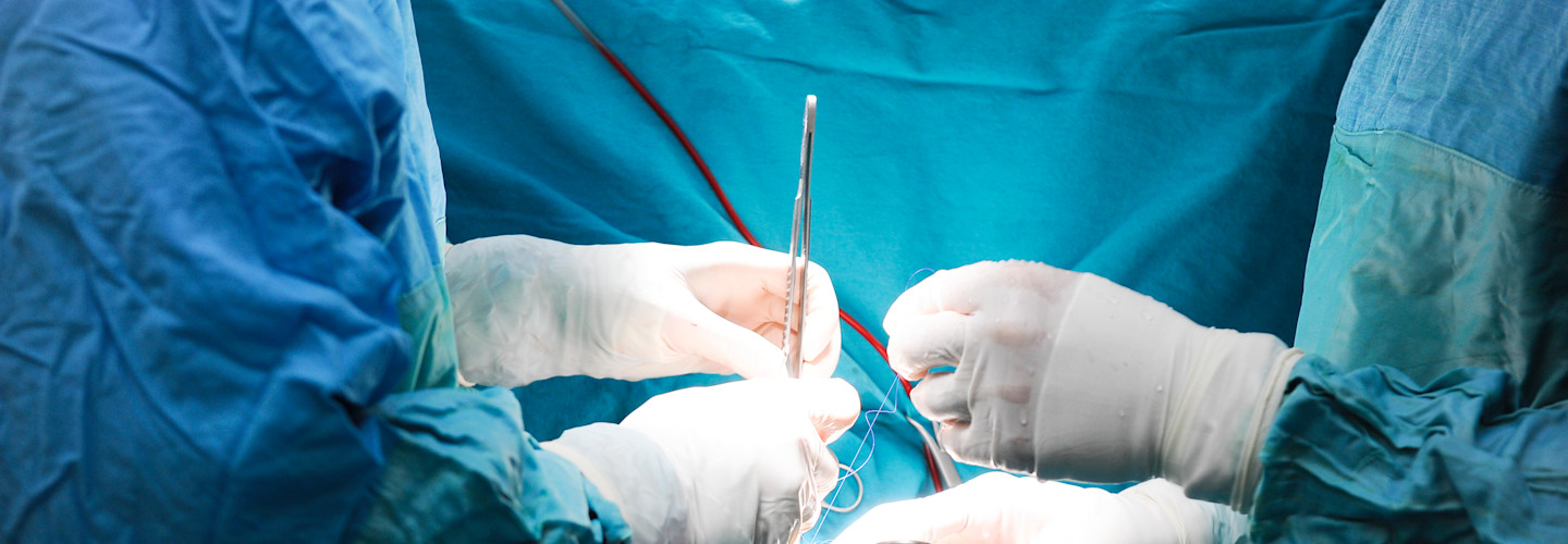 Enfocan en la preparación clínica pero también en el aspecto emocional y cognitivo del paciente y la familia, con el pediatra como eje.