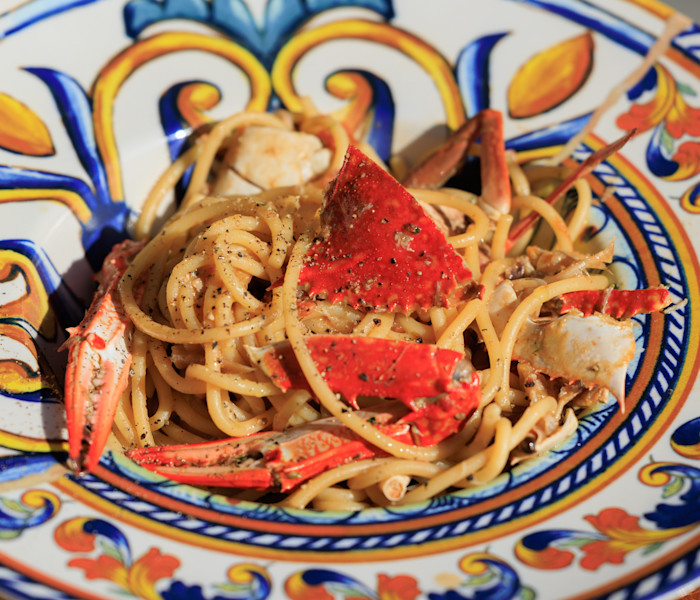 Cangrejo con hierbas y pasta