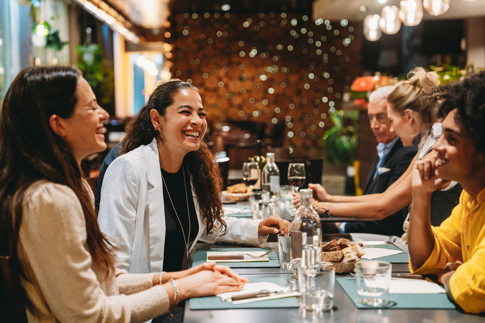 Reunión social de jóvenes