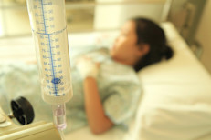 Aunque el impacto de la influenza varía, implica una importante carga en la salud de las personas en Estados Unidos cada año. Los CDC calculan que la influenza ha dejado un saldo de entre 9.2 y 35.6 millones de personas enfermas, entre 140,000 y 710,000 hospitalizaciones y entre 12,000 y 56,000 muertes cada año desde 2010.